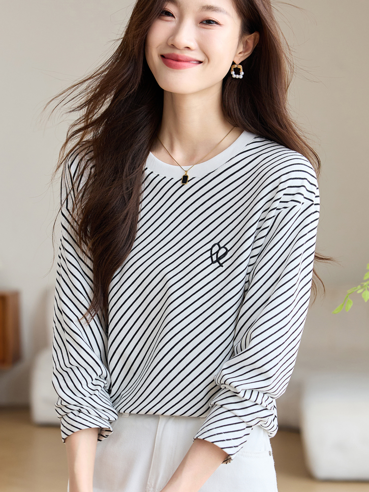 Fashion stripe bottoming T-shirt round neck autumn tops for women