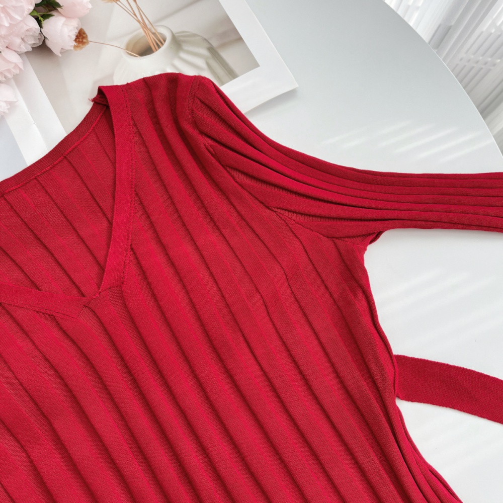 Inside the ride knitted V-neck long dress for women