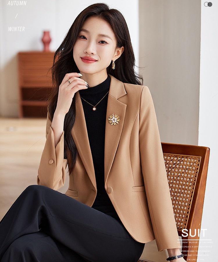 Show young slim business suit wine-red temperament coat