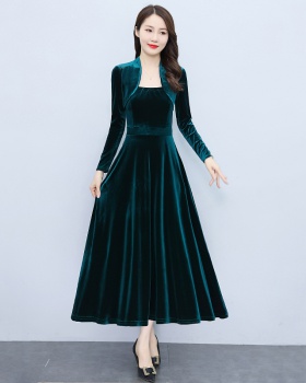 Golden velvet temperament belt fat long sleeve dress