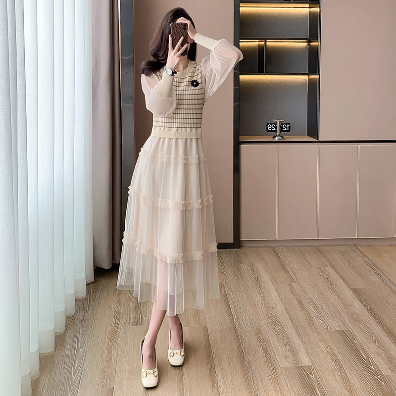 Knitted autumn and winter Pseudo-two splice cake loose dress