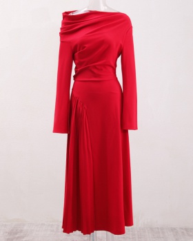 Oblique collar strapless long dress pleated dress for women