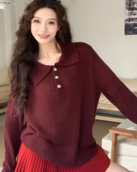 Red knitted sweater lapel bottoming shirt