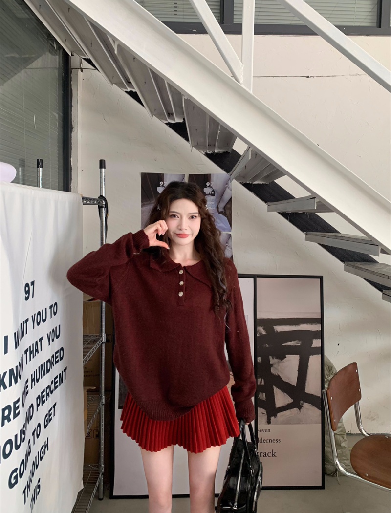 Red knitted sweater lapel bottoming shirt