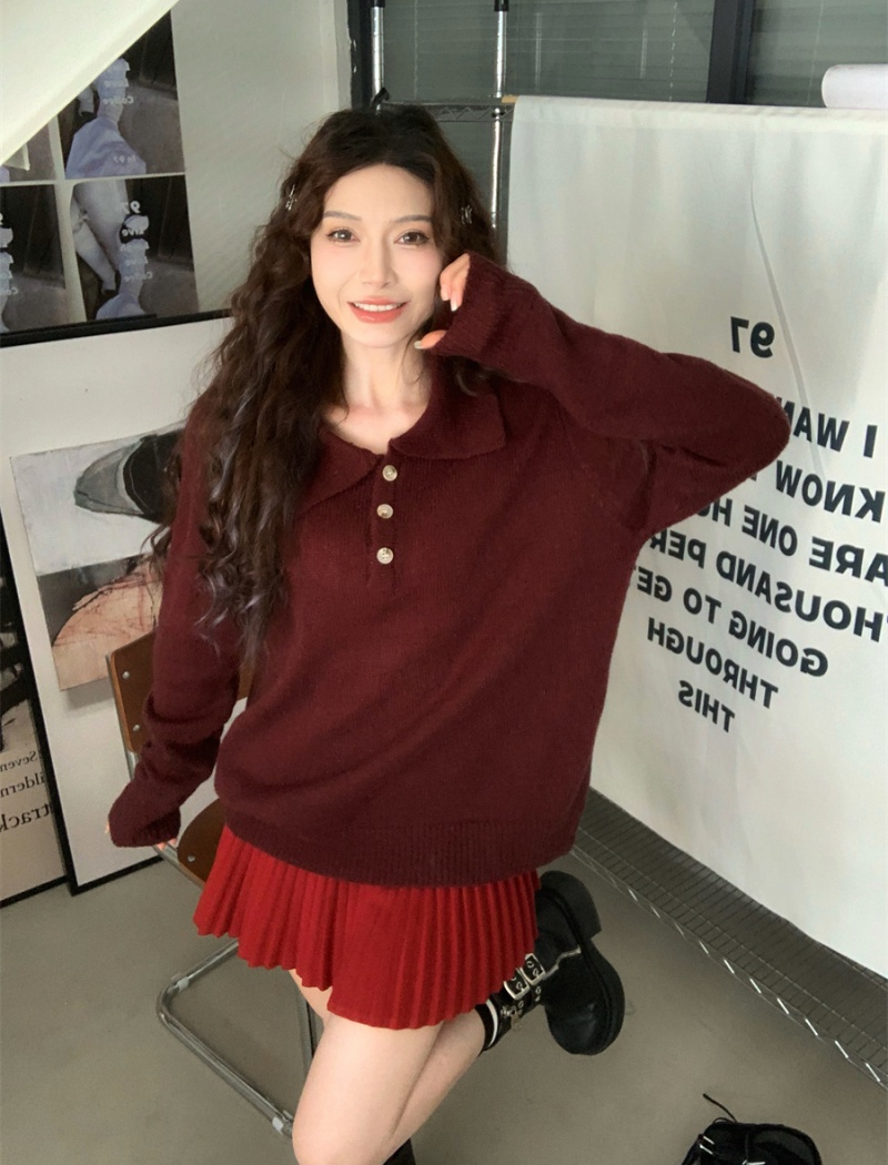 Red knitted sweater lapel bottoming shirt