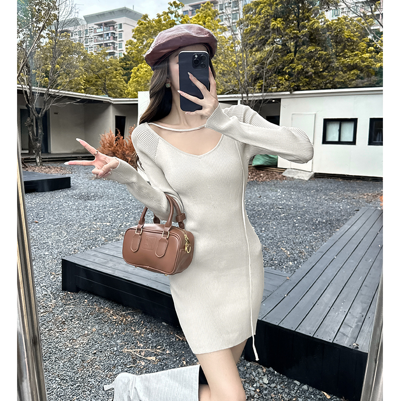 Autumn and winter enticement halter dress for women