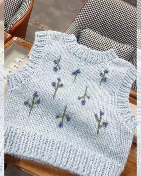 Embroidered flowers unique sweater weave waistcoat for women