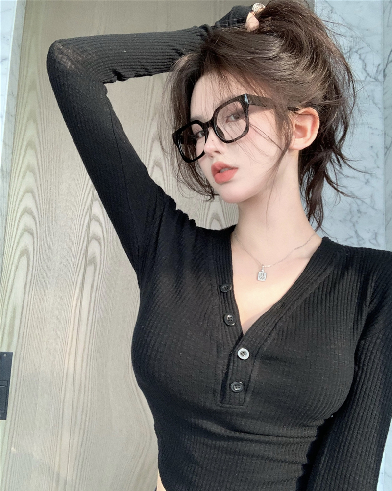 V-neck bottoming shirt tops for women