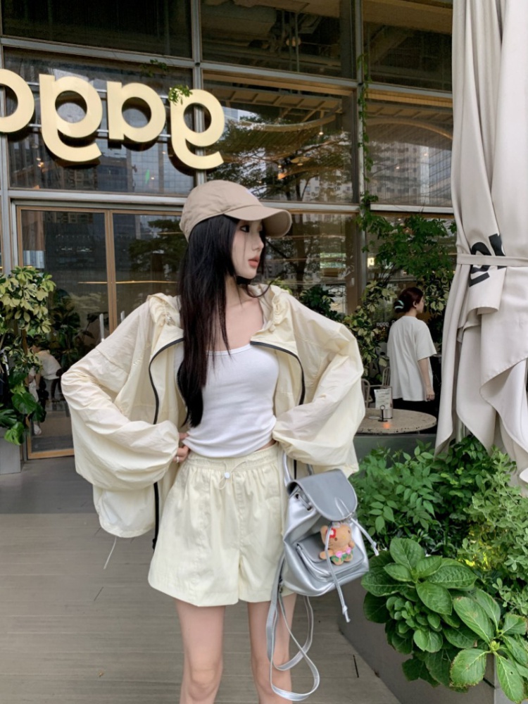 Hooded baotou pure coat light A-line shorts 2pcs set