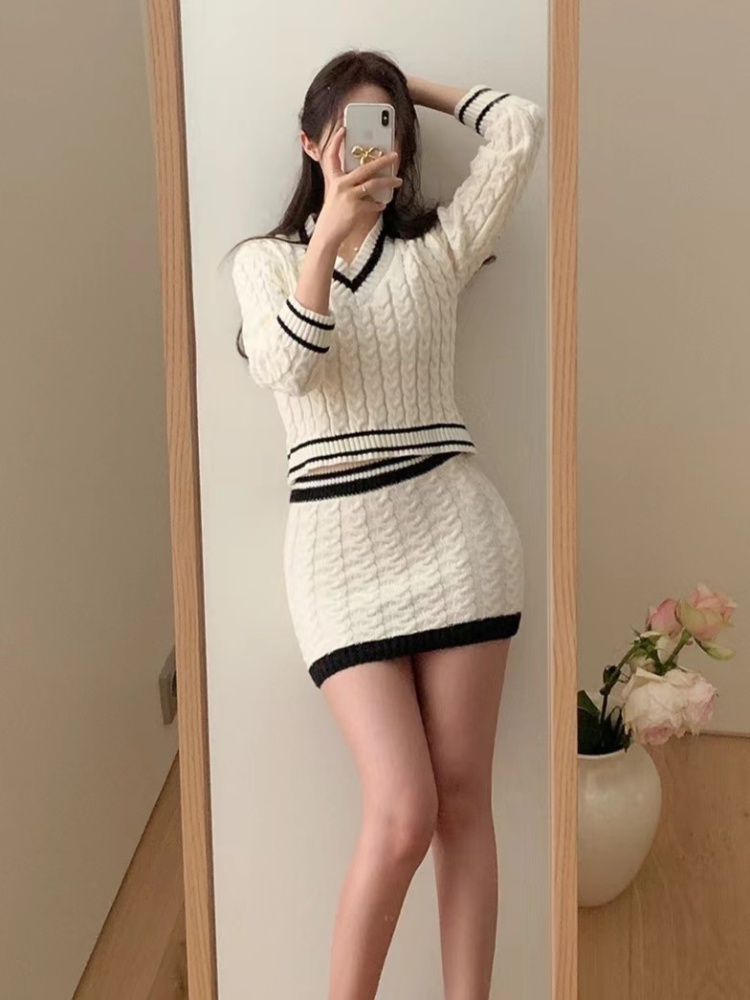 Fashion autumn mixed colors sweater V-neck Casual shorts a set