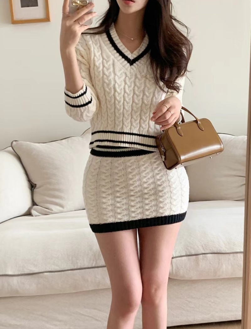 Fashion autumn mixed colors sweater V-neck Casual shorts a set