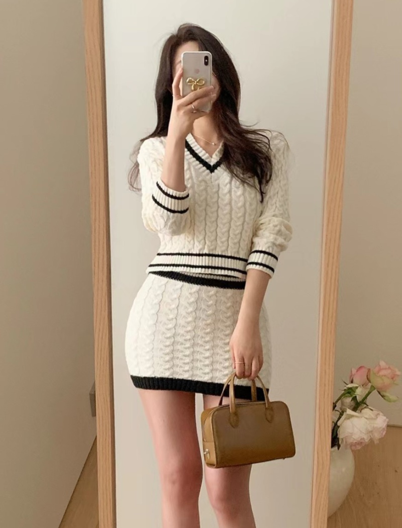 Fashion autumn mixed colors sweater V-neck Casual shorts a set