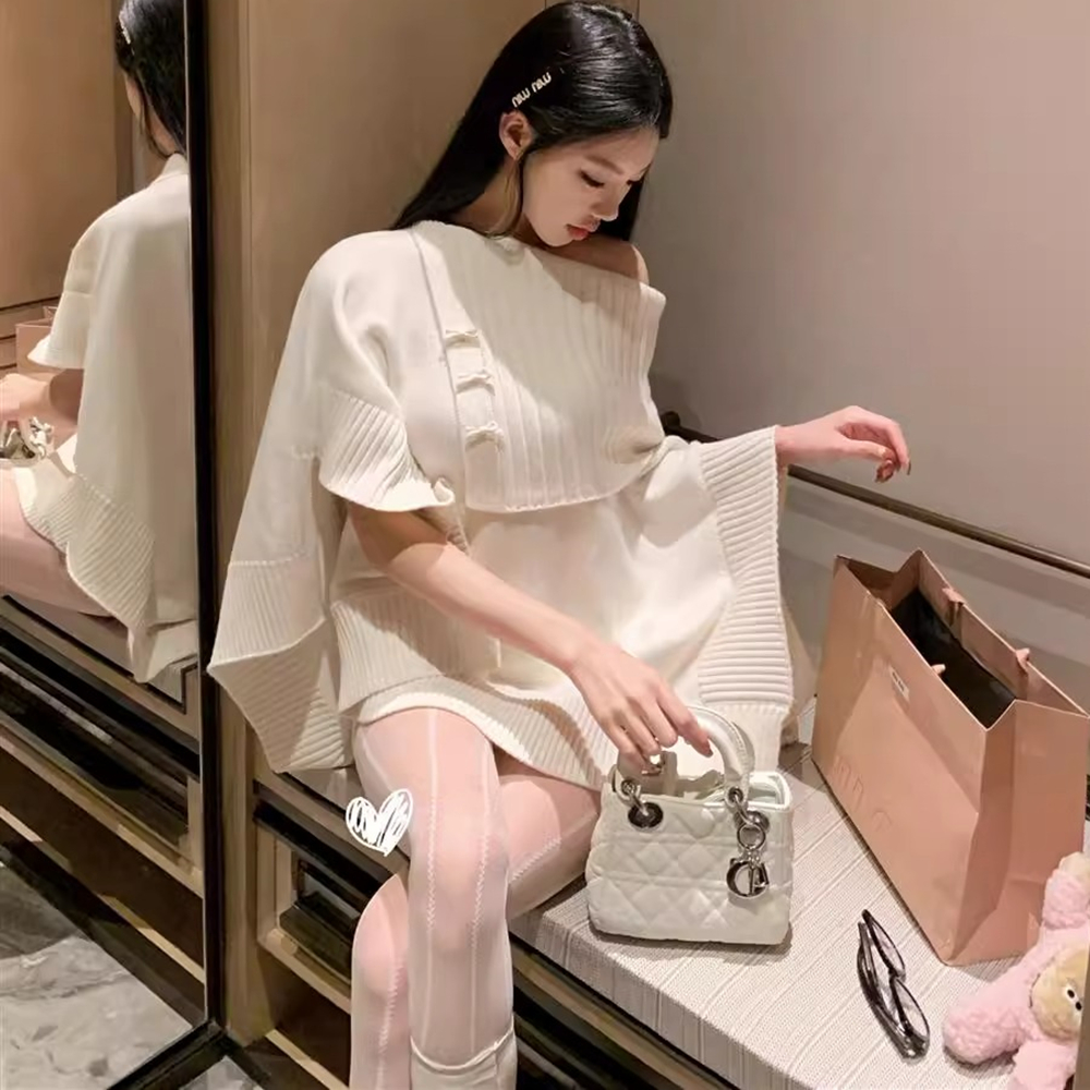 Wears outside lazy smock white sweater for women