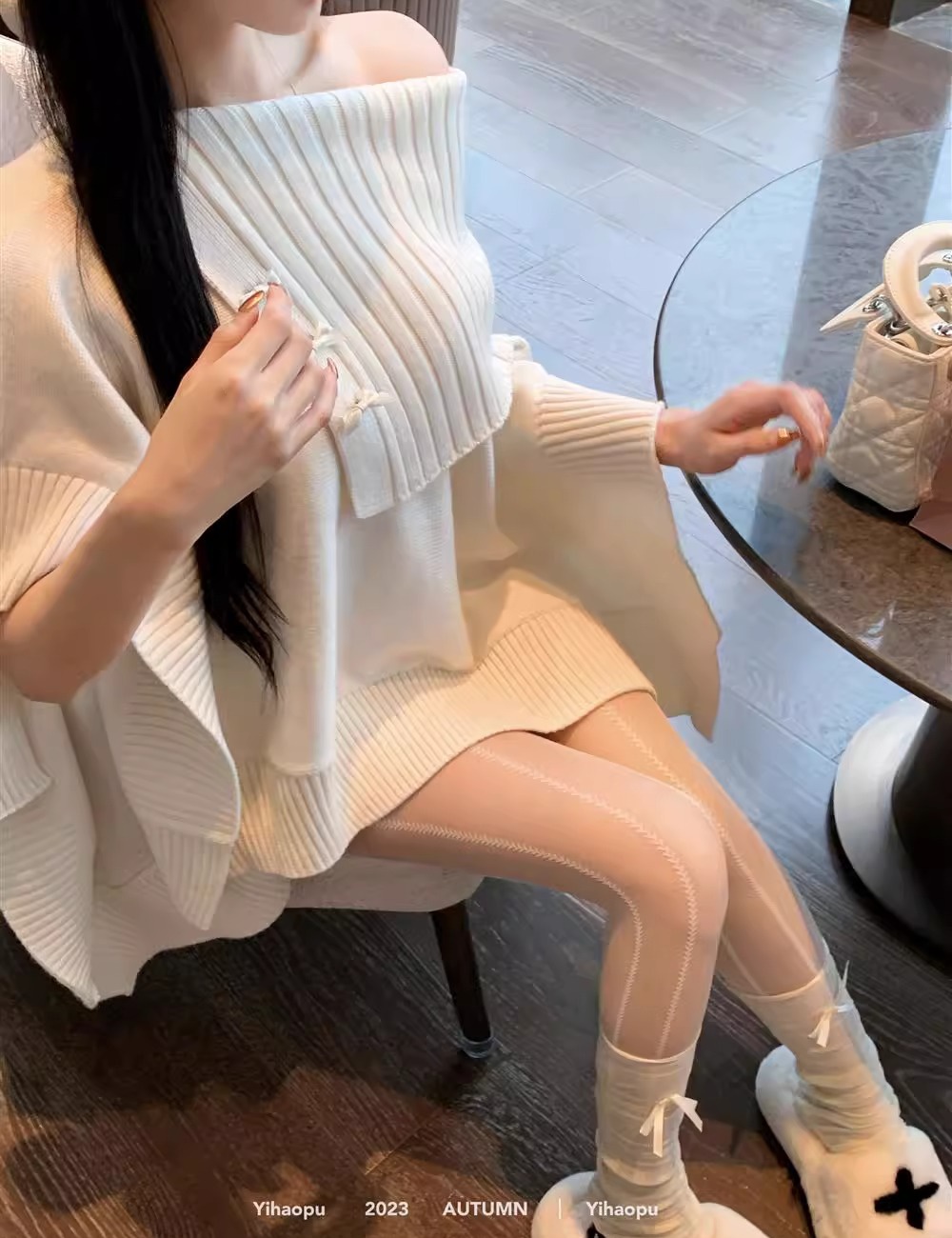 Wears outside lazy smock white sweater for women