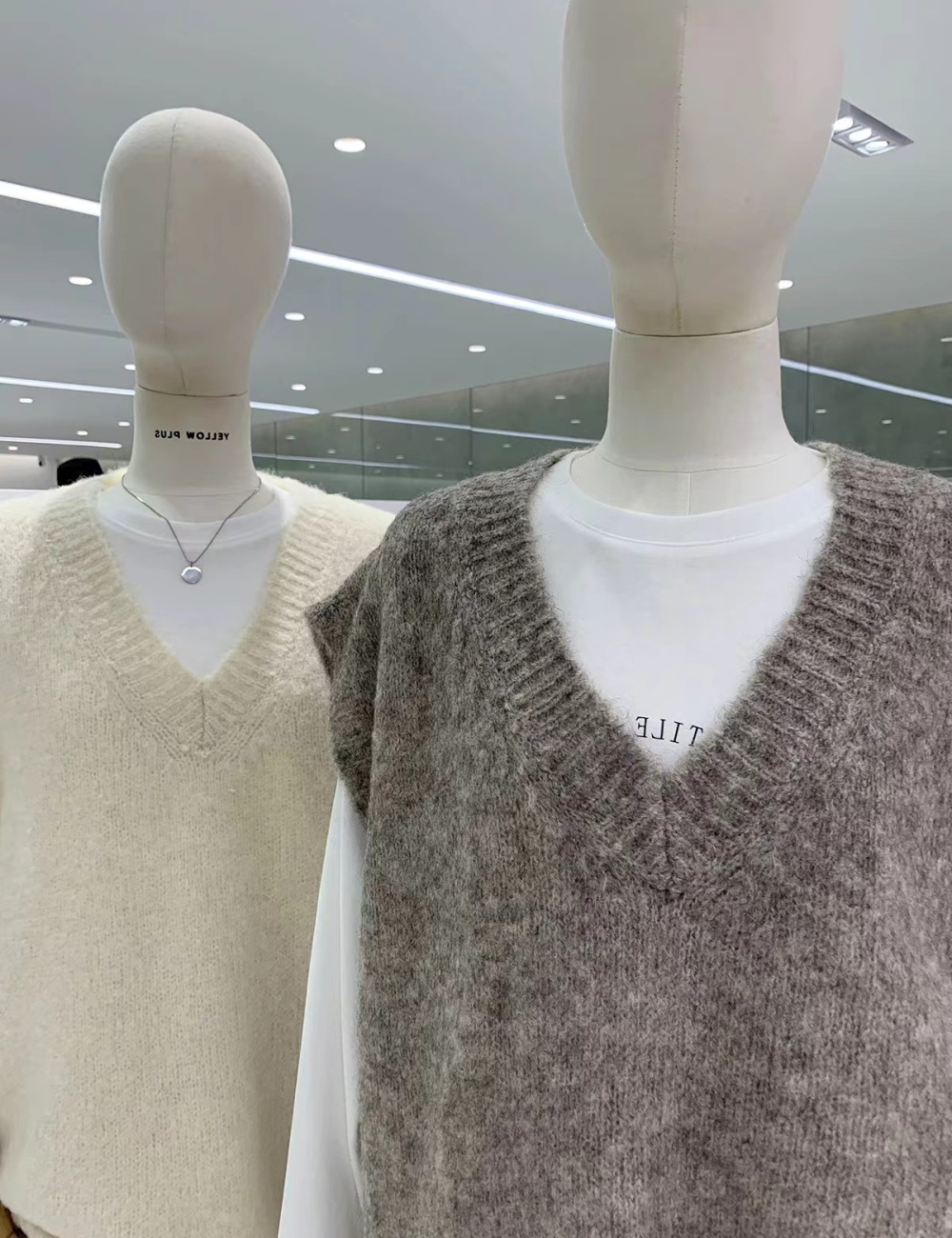 Knitted spring and autumn sweater V-neck waistcoat for women