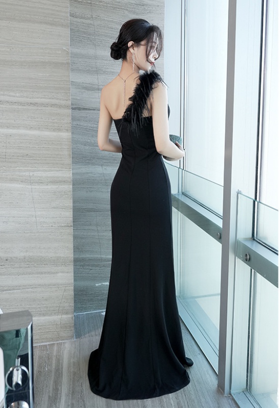 Split night show evening dress sloping shoulder dress