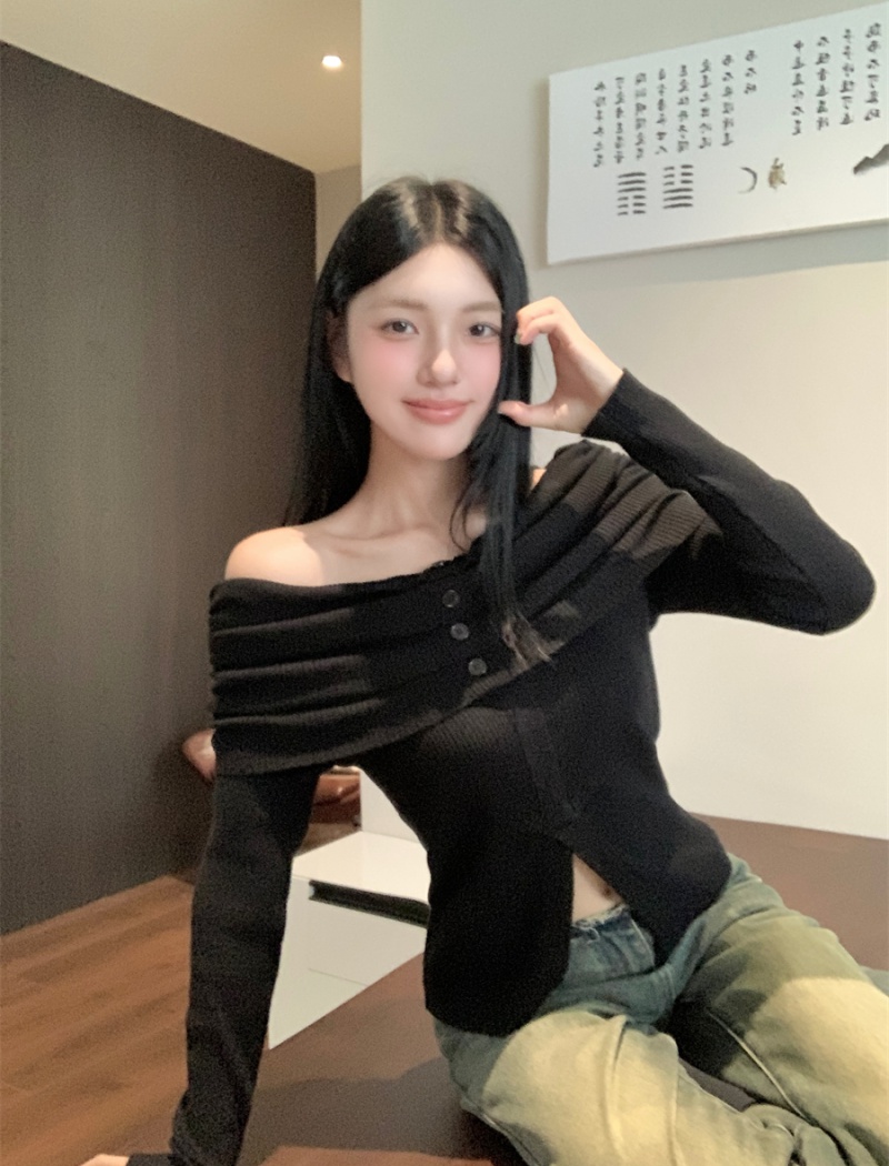 Knitted sweater flat shoulder bottoming shirt