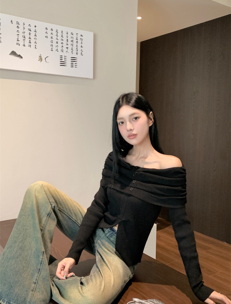 Knitted sweater flat shoulder bottoming shirt