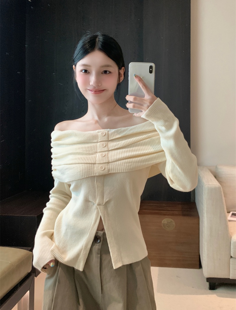 Knitted sweater flat shoulder bottoming shirt