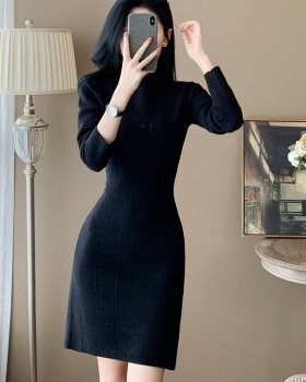 Niche temperament autumn knitted black dress for women