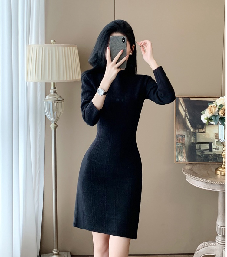 Niche temperament autumn knitted black dress for women