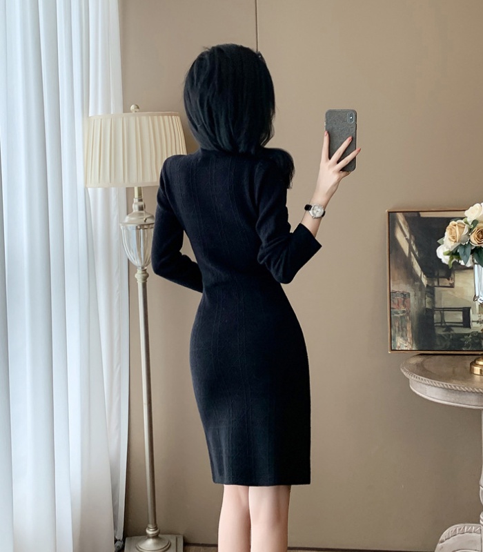 Niche temperament autumn knitted black dress for women