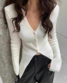 Autumn and winter sweater bottoming shirt for women