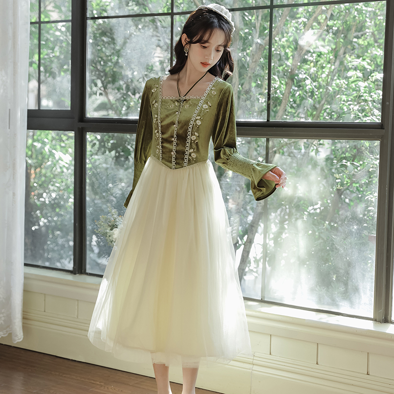 Retro court style lady dress embroidery slim dress