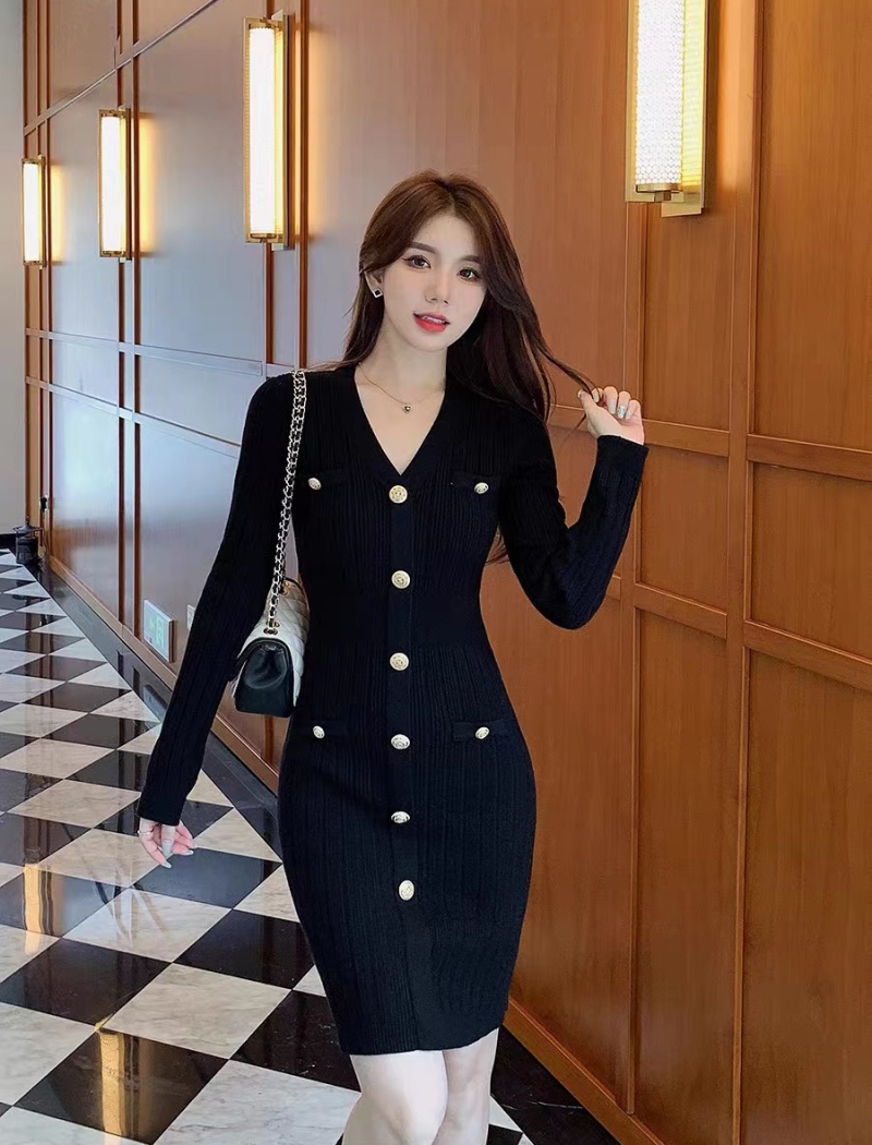 Package hip bottoming knitted dress for women