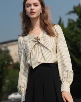 Puff sleeve autumn tops France style bow shirt for women