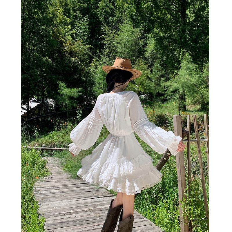 Pinched waist long sleeve white T-back irregular cake slim dress