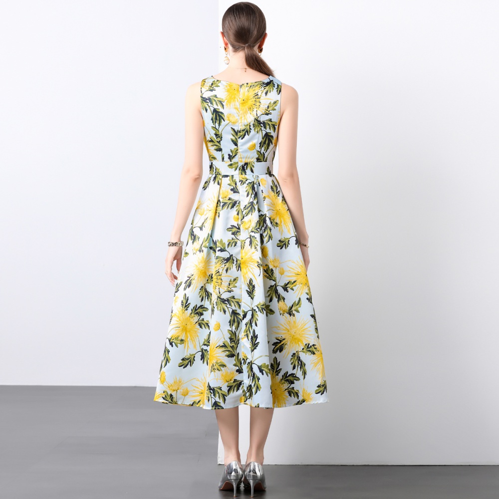 A-line sleeveless stereoscopic clipping dress