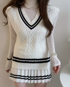 Stripe fashion V-neck skirt pleated knitted college style vest