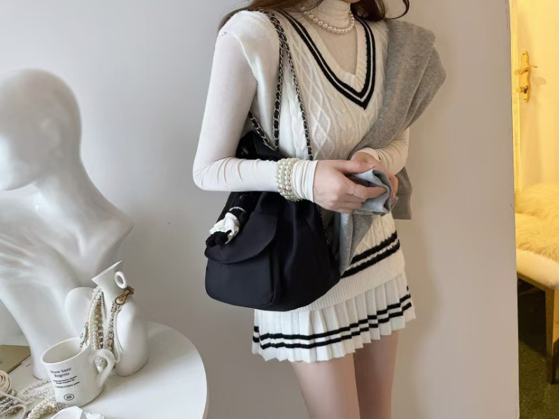 Stripe fashion V-neck skirt pleated knitted college style vest