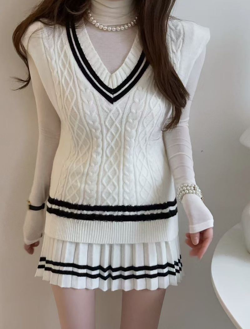 Stripe fashion V-neck skirt pleated knitted college style vest