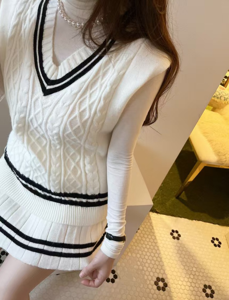 Stripe fashion V-neck skirt pleated knitted college style vest