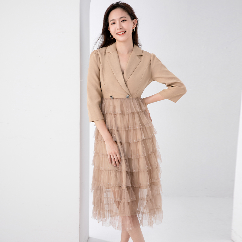 Gauze splice khaki dress cake Pseudo-two business suit