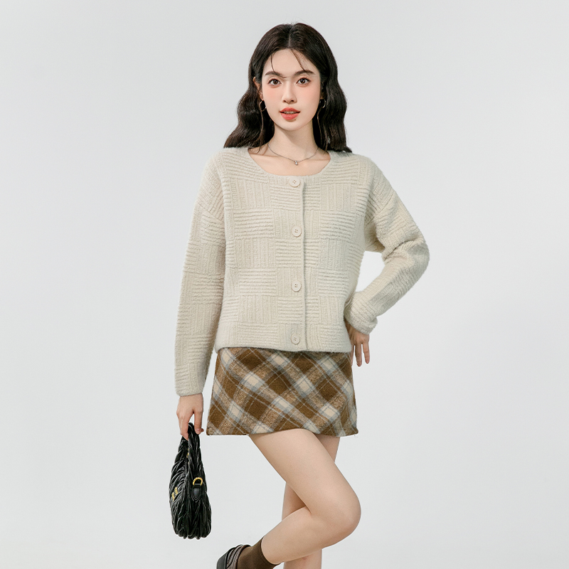 Round neck sweater European style shirts for women