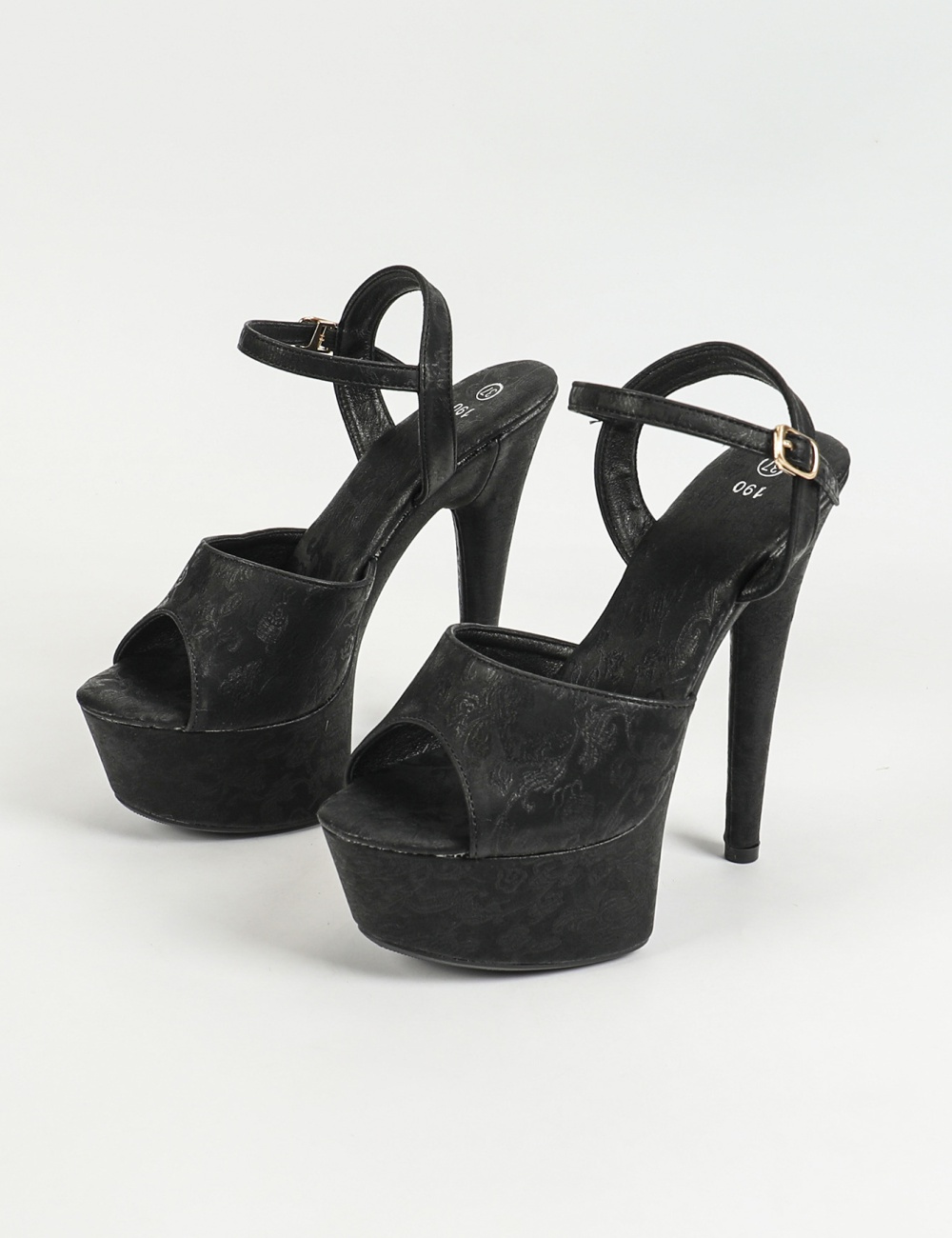 High-heeled very high platform fine-root sandals