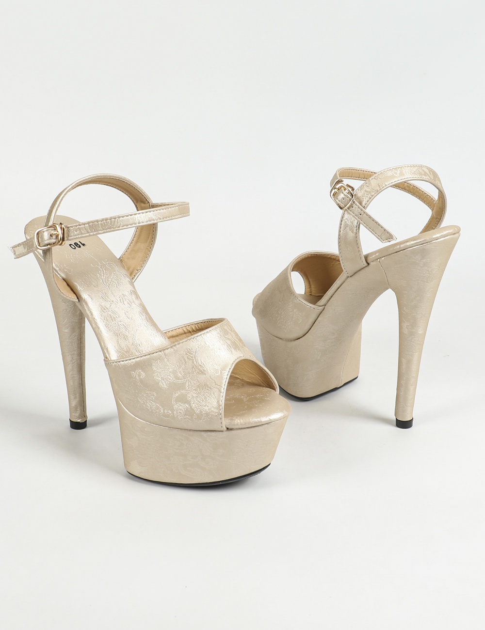 High-heeled very high platform fine-root sandals