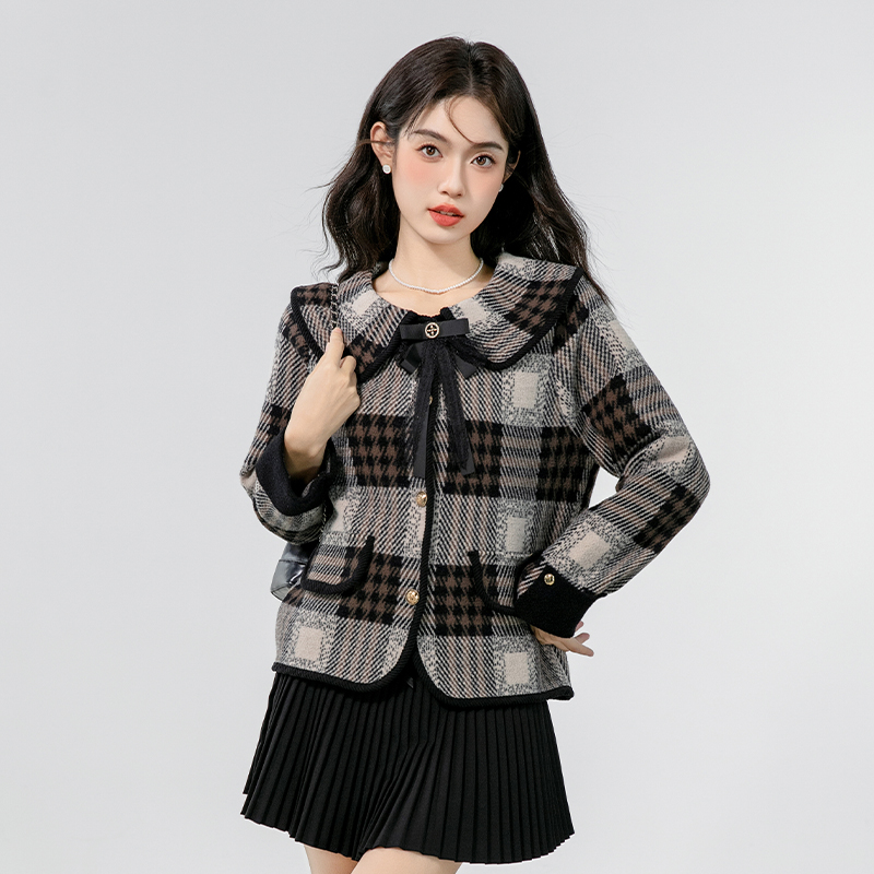 Plaid cardigan doll collar woolen coat for women