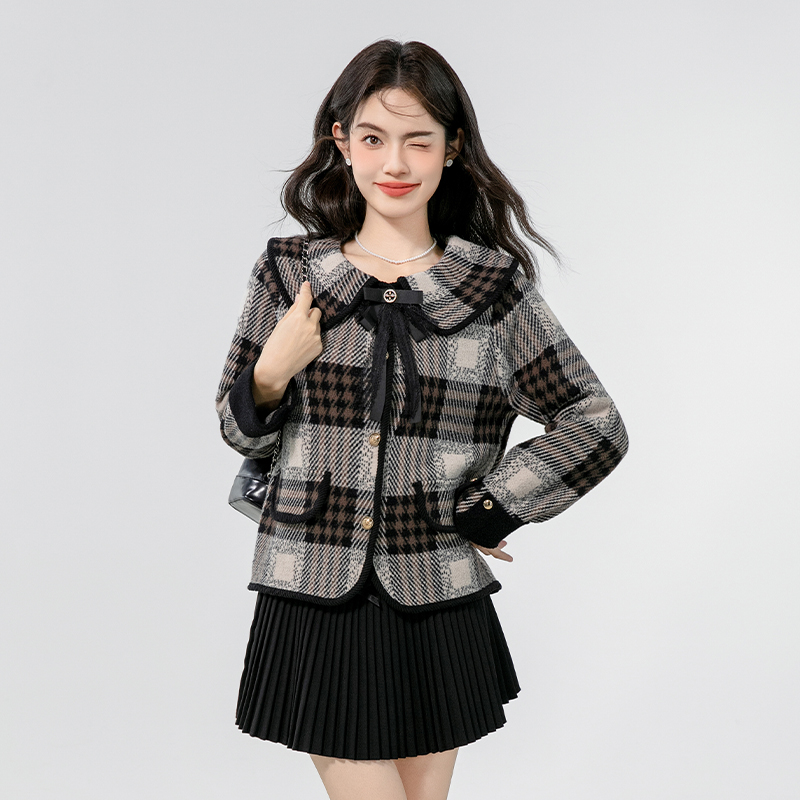 Plaid cardigan doll collar woolen coat for women