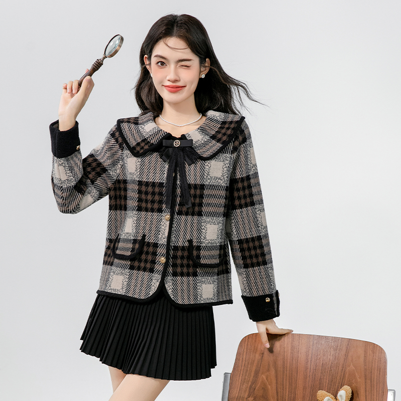 Plaid cardigan doll collar woolen coat for women