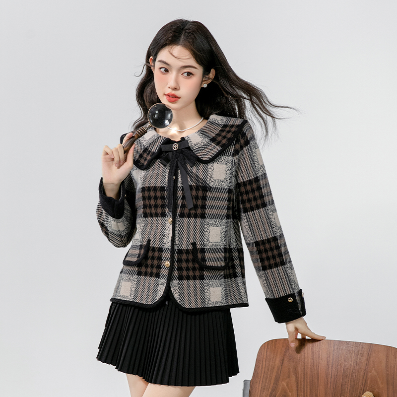 Plaid cardigan doll collar woolen coat for women