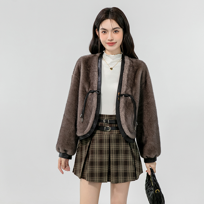 Short autumn and winter fur coat horn buckle chanelstyle tops