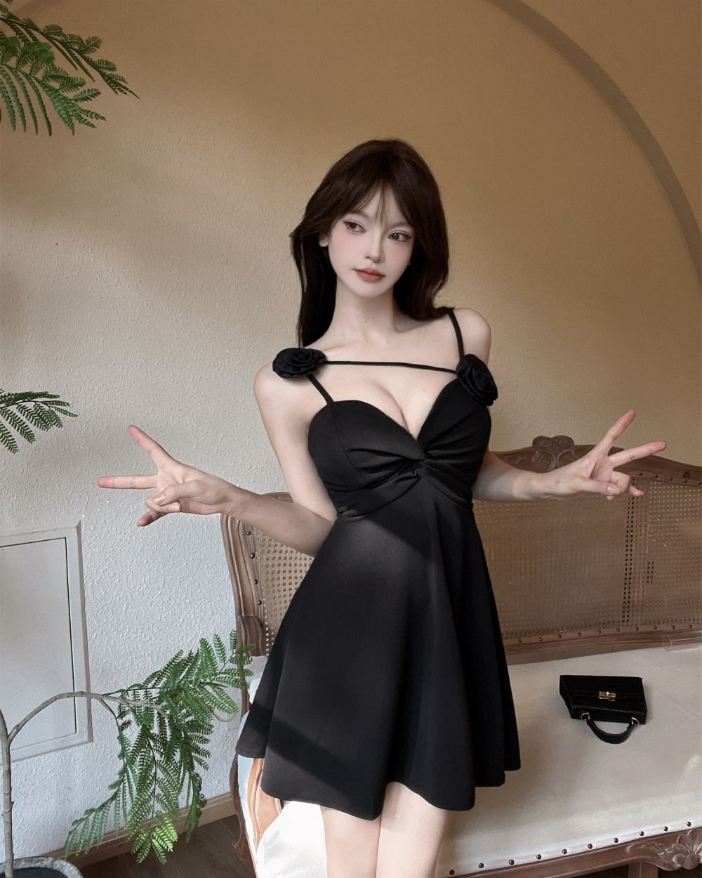 Low-cut sexy nightclub night show temperament sling dress