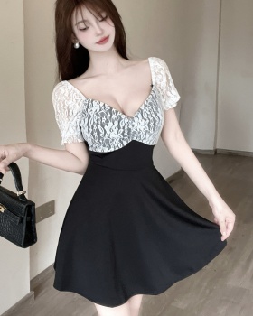 Short sleeve lace low-cut big skirt dress