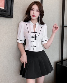 Show young pleated tops spring and summer skirt a set