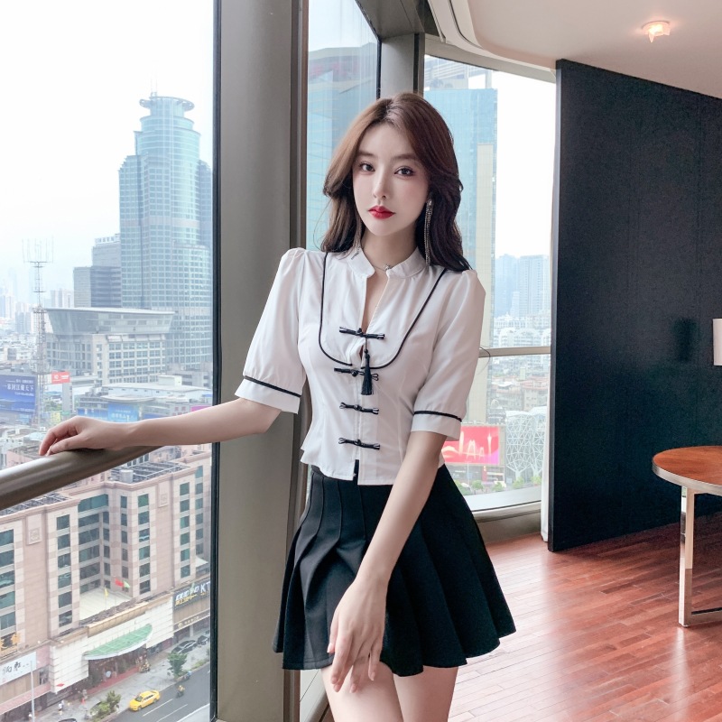 Show young pleated tops spring and summer skirt a set