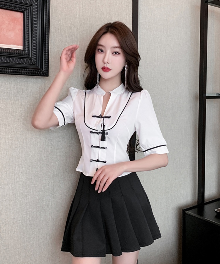 Show young pleated tops spring and summer skirt a set